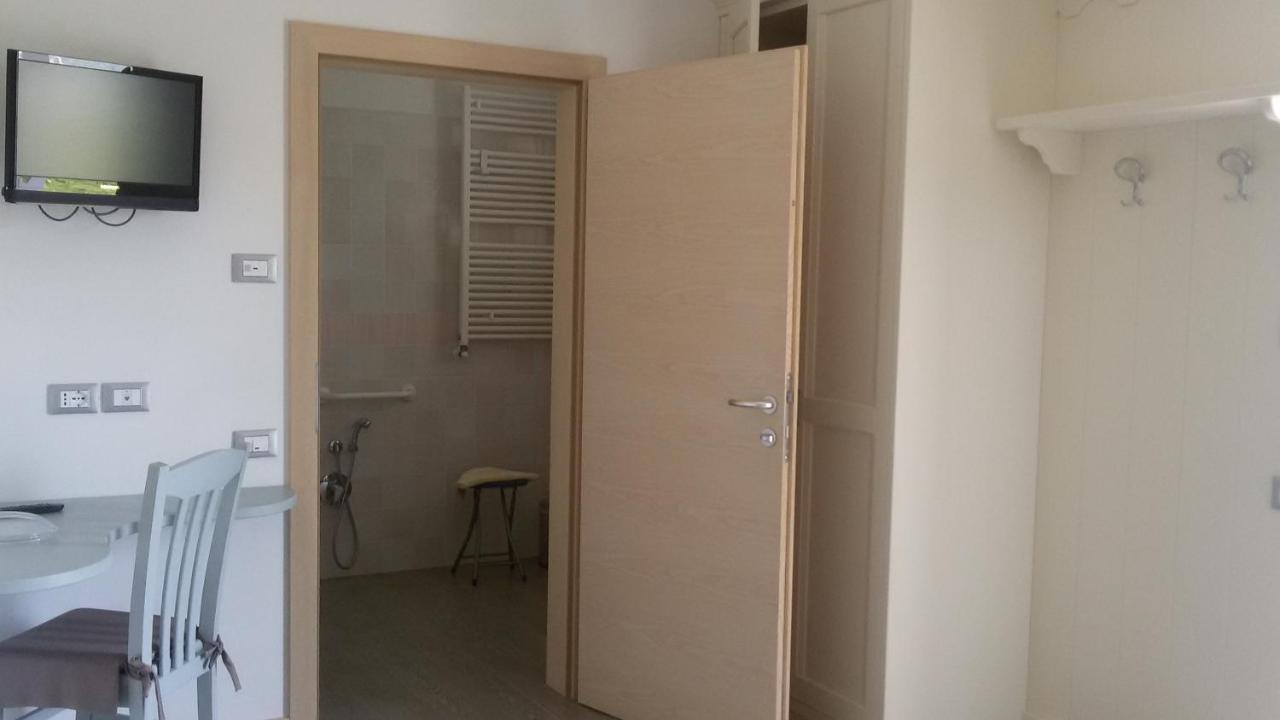Affittacamere Rubino Guest House Ponte nellʼAlpi エクステリア 写真