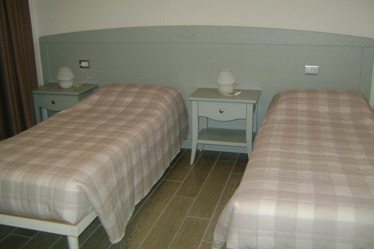 Affittacamere Rubino Guest House Ponte nellʼAlpi エクステリア 写真