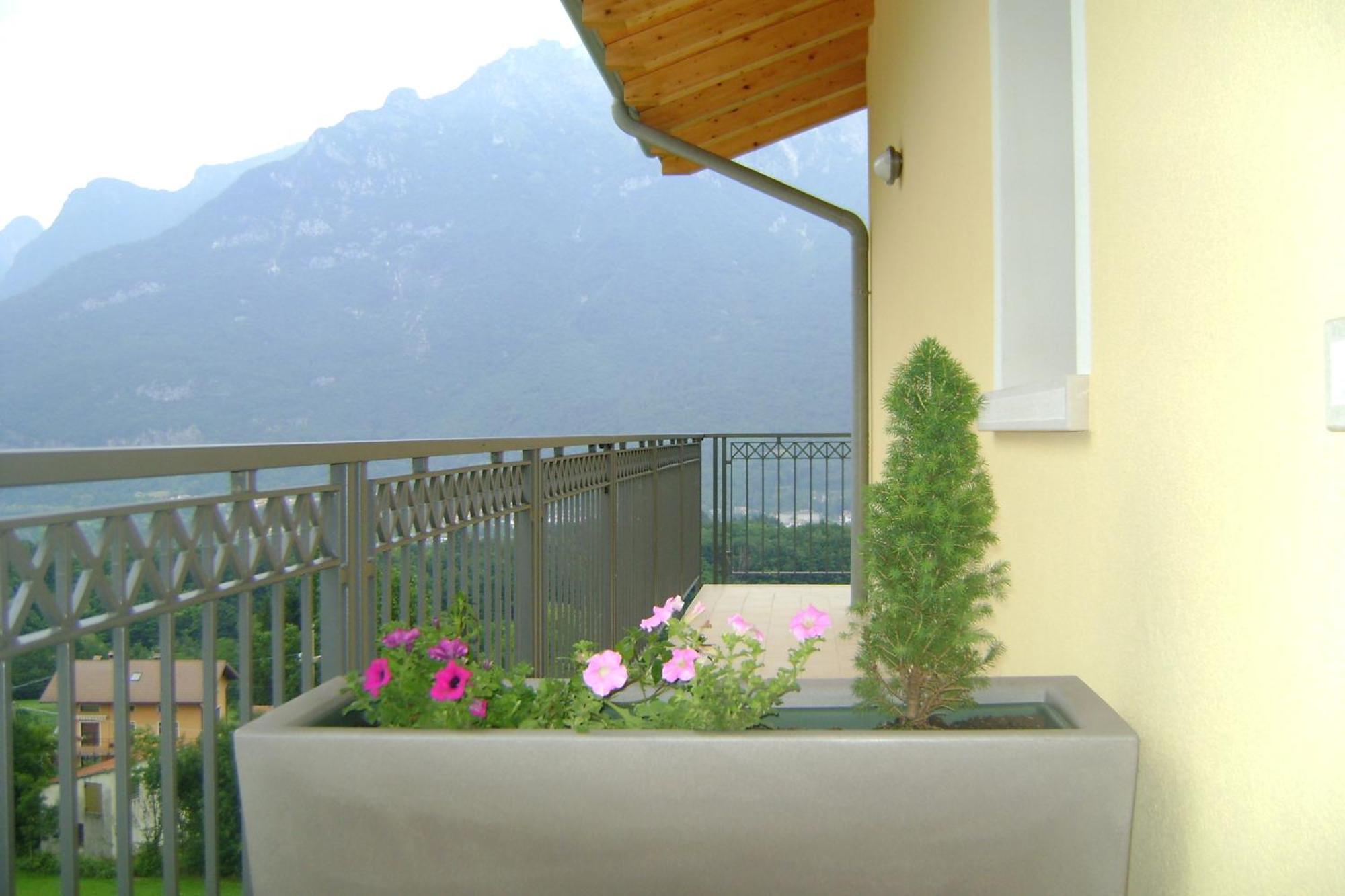 Affittacamere Rubino Guest House Ponte nellʼAlpi エクステリア 写真
