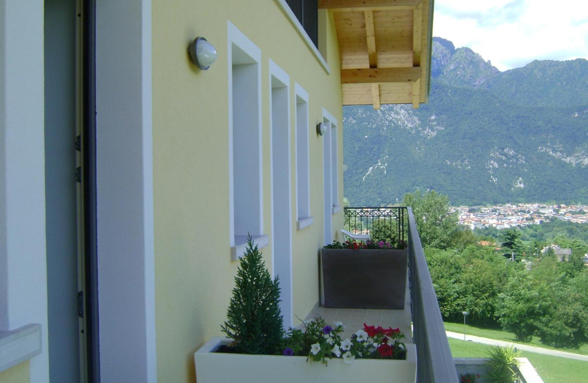 Affittacamere Rubino Guest House Ponte nellʼAlpi エクステリア 写真