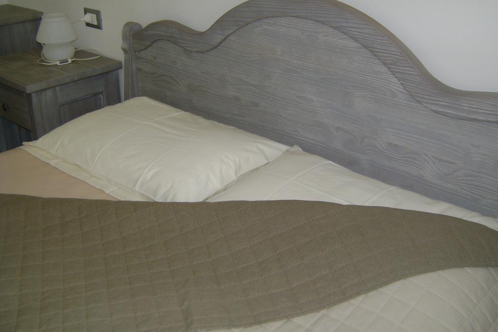 Affittacamere Rubino Guest House Ponte nellʼAlpi エクステリア 写真