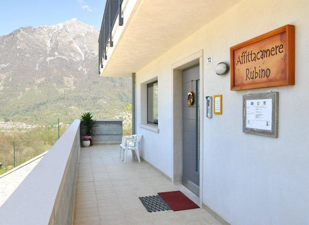 Affittacamere Rubino Guest House Ponte nellʼAlpi エクステリア 写真