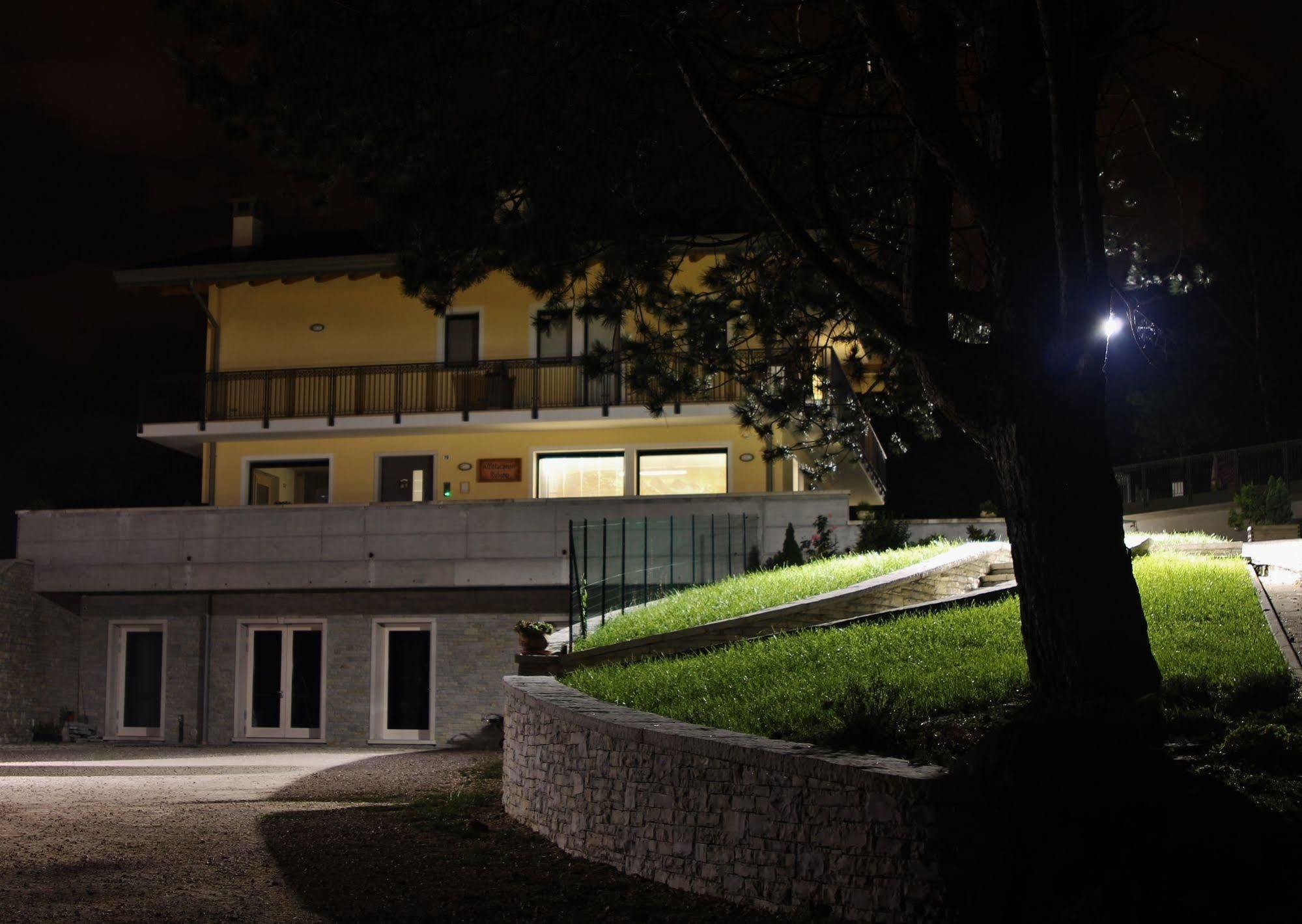 Affittacamere Rubino Guest House Ponte nellʼAlpi エクステリア 写真