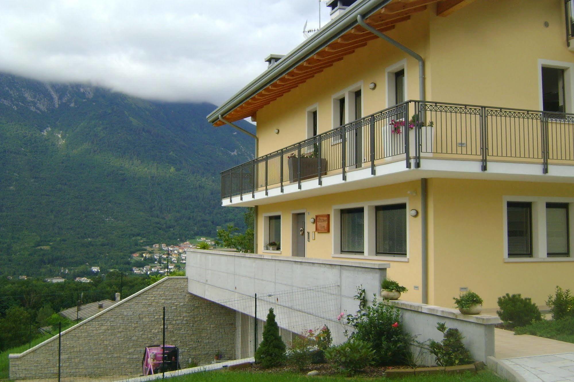 Affittacamere Rubino Guest House Ponte nellʼAlpi エクステリア 写真