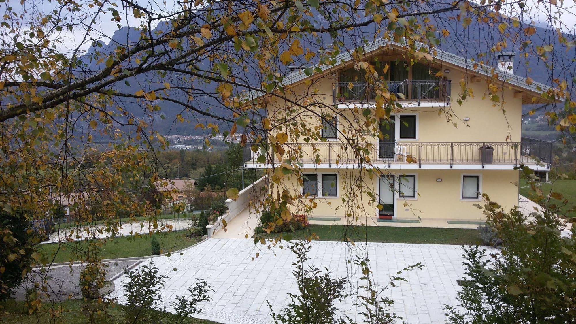Affittacamere Rubino Guest House Ponte nellʼAlpi エクステリア 写真