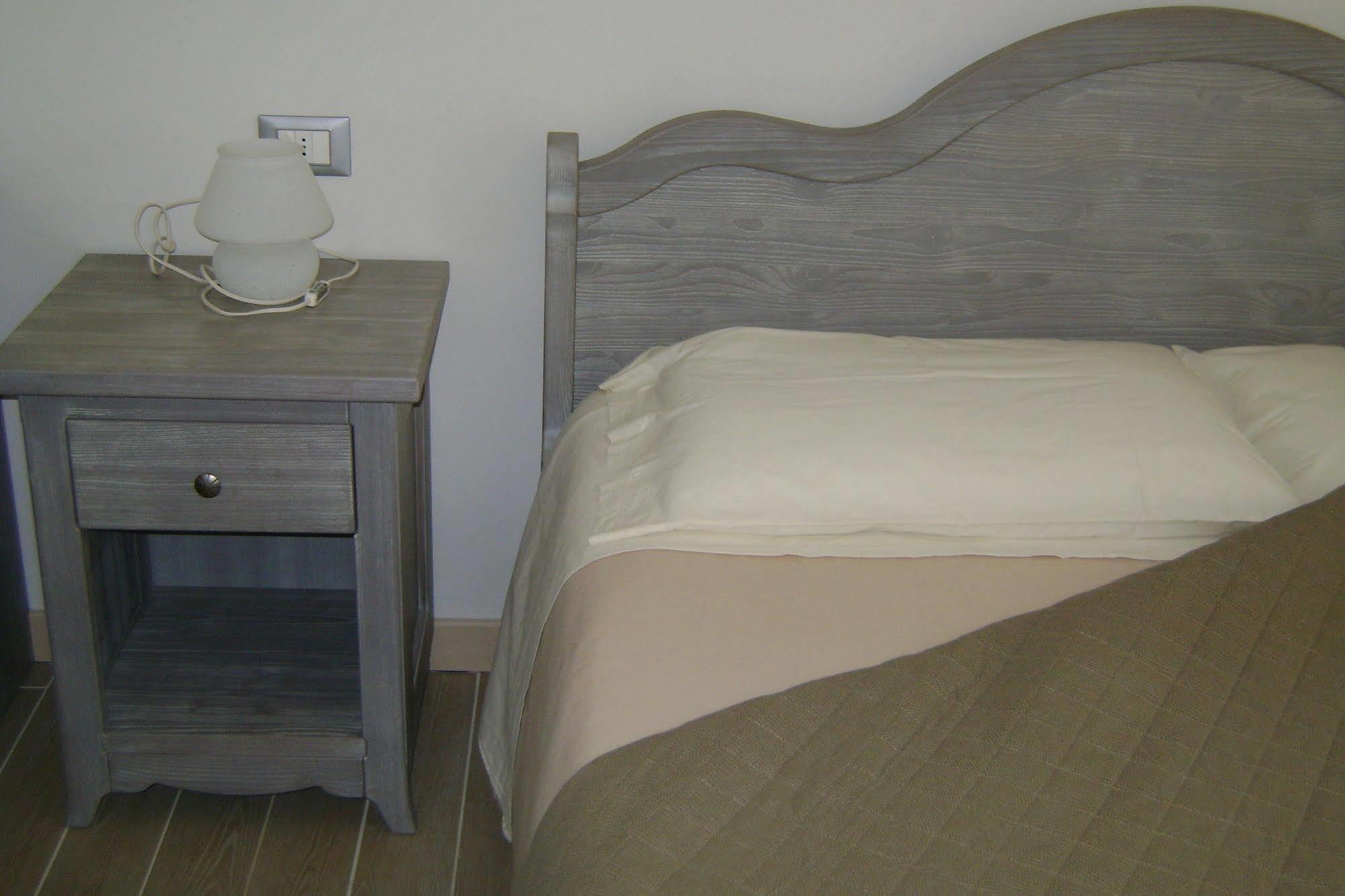 Affittacamere Rubino Guest House Ponte nellʼAlpi エクステリア 写真
