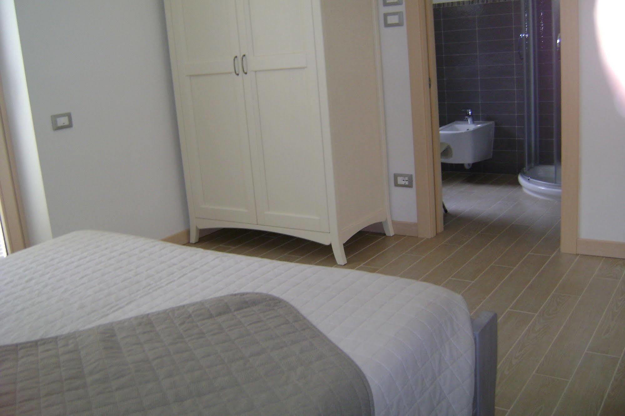 Affittacamere Rubino Guest House Ponte nellʼAlpi エクステリア 写真