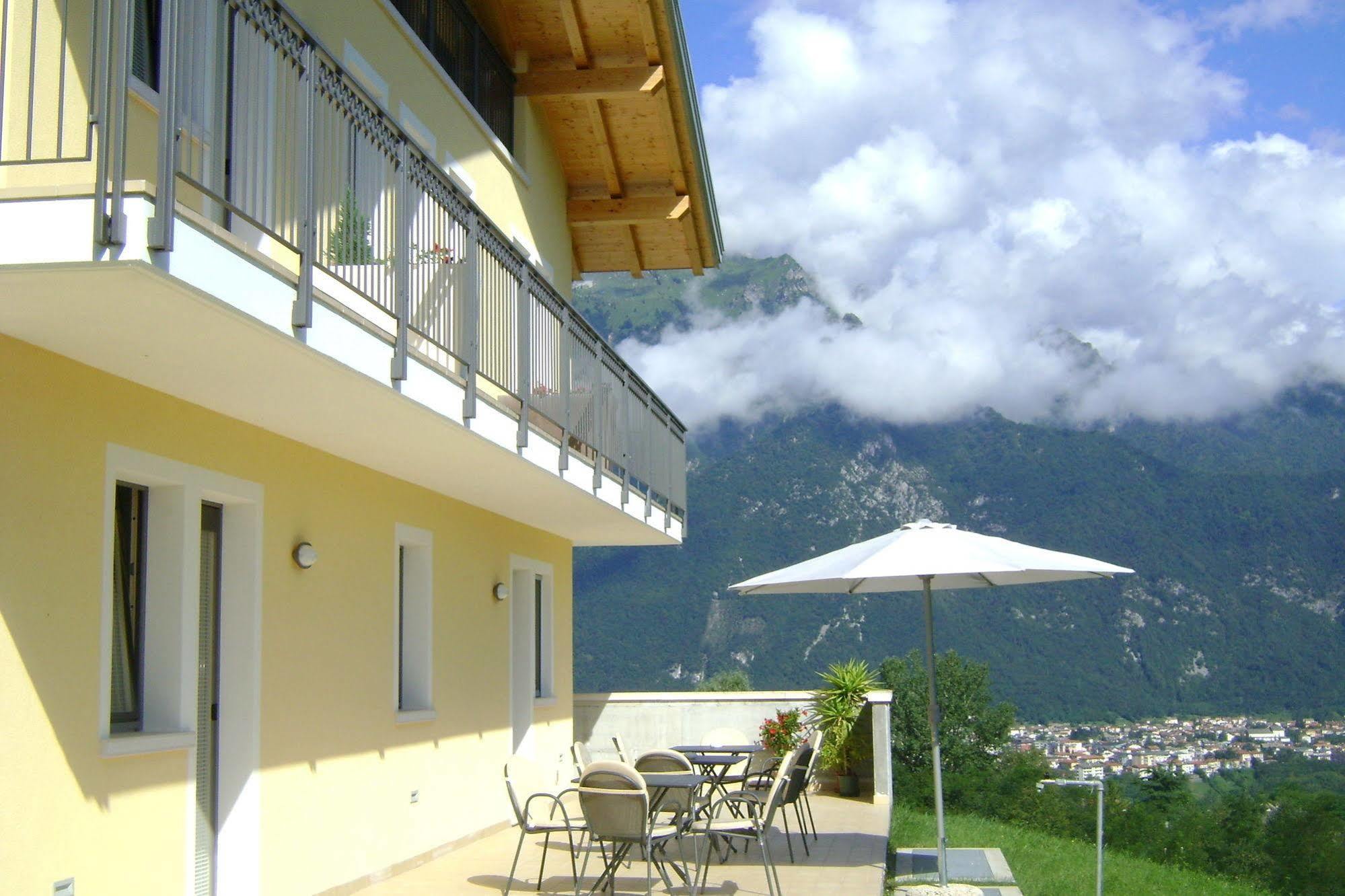 Affittacamere Rubino Guest House Ponte nellʼAlpi エクステリア 写真