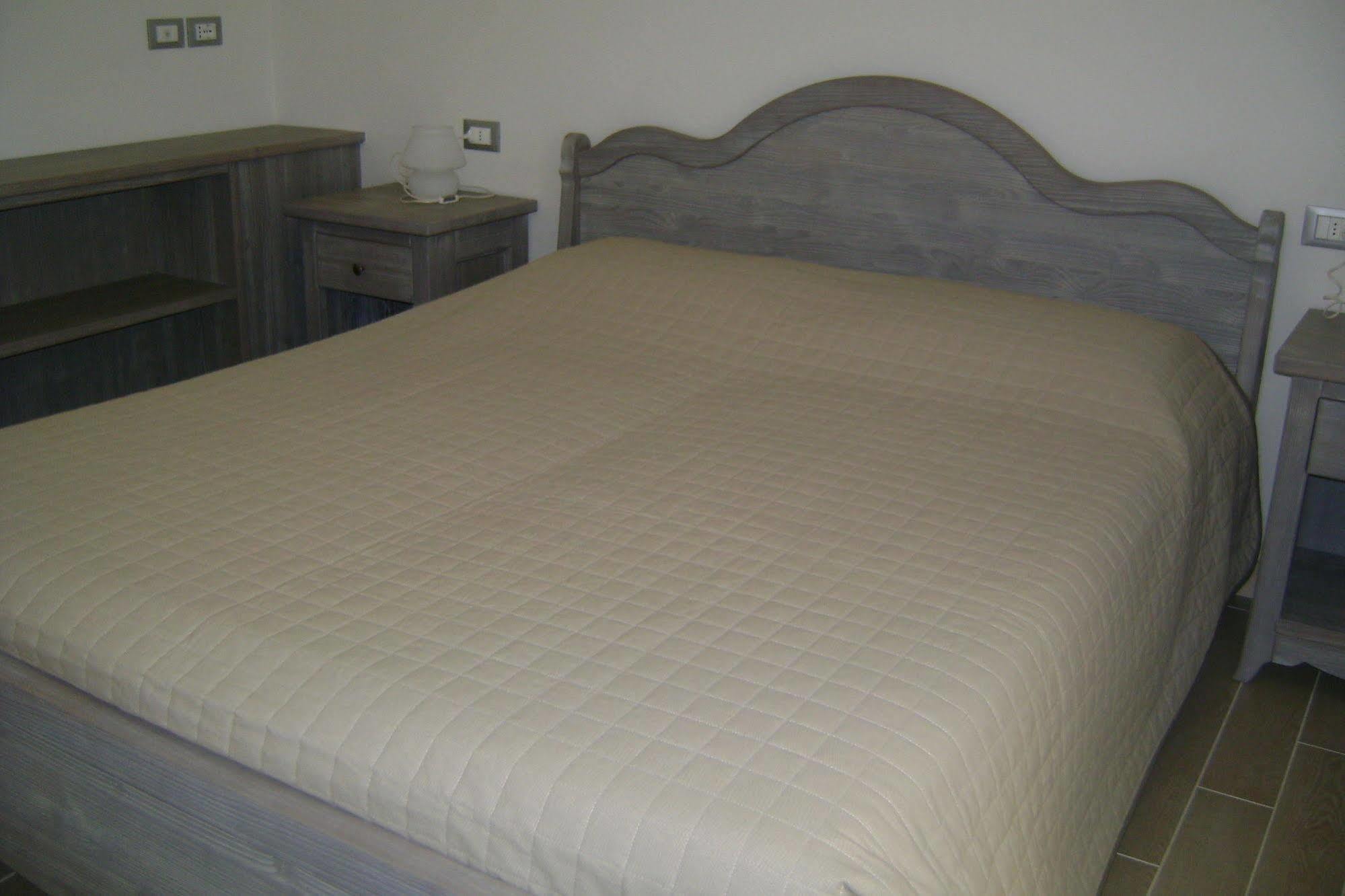 Affittacamere Rubino Guest House Ponte nellʼAlpi エクステリア 写真