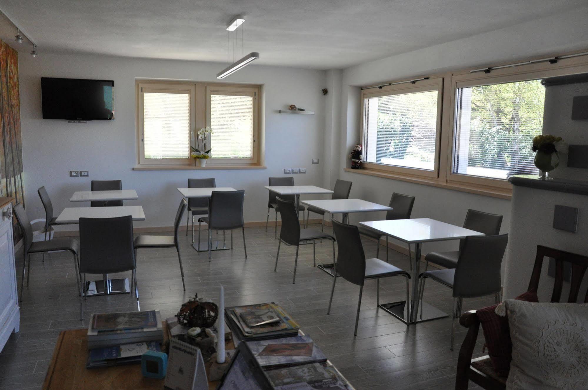 Affittacamere Rubino Guest House Ponte nellʼAlpi エクステリア 写真