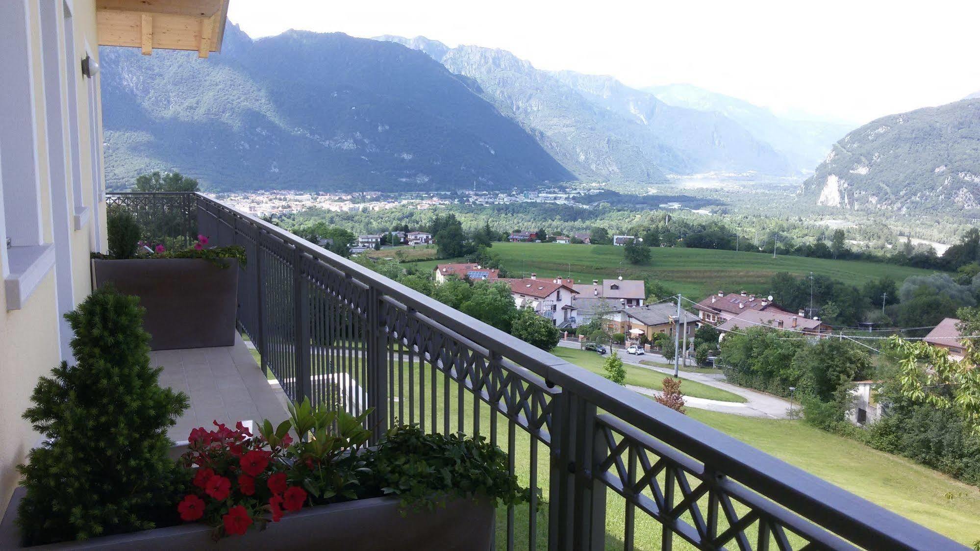 Affittacamere Rubino Guest House Ponte nellʼAlpi エクステリア 写真