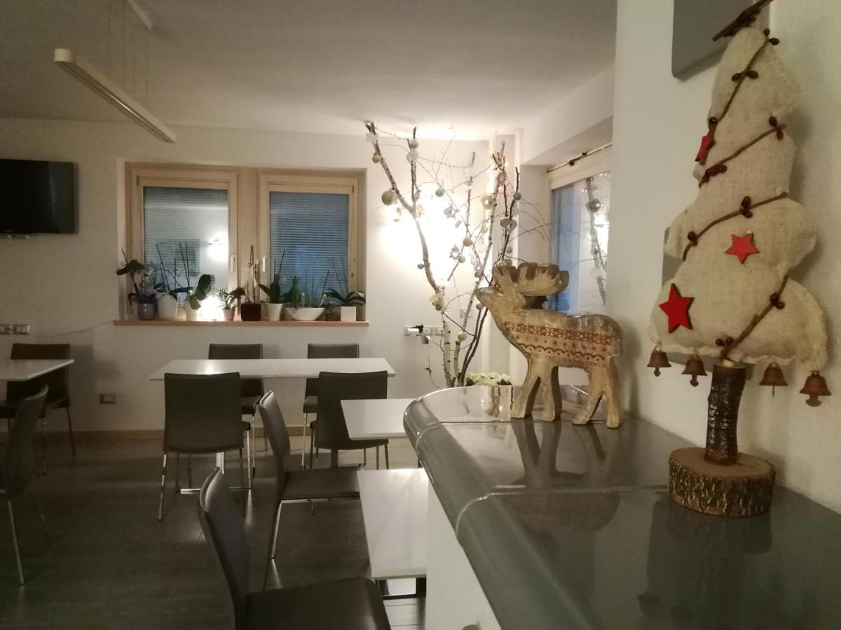 Affittacamere Rubino Guest House Ponte nellʼAlpi エクステリア 写真
